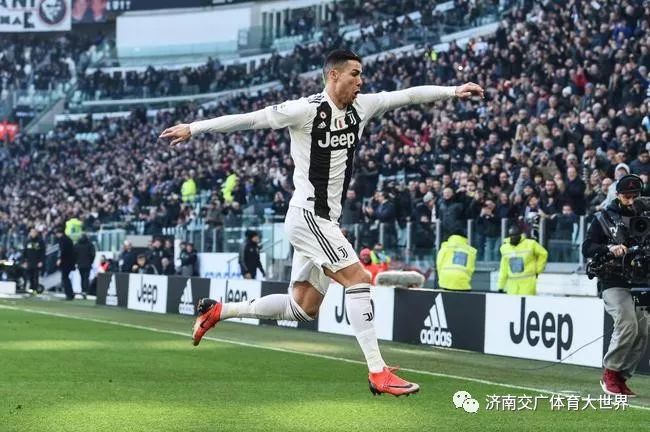 意甲国米补时争议点球绝杀尤文，终结对手五连胜登顶引热议